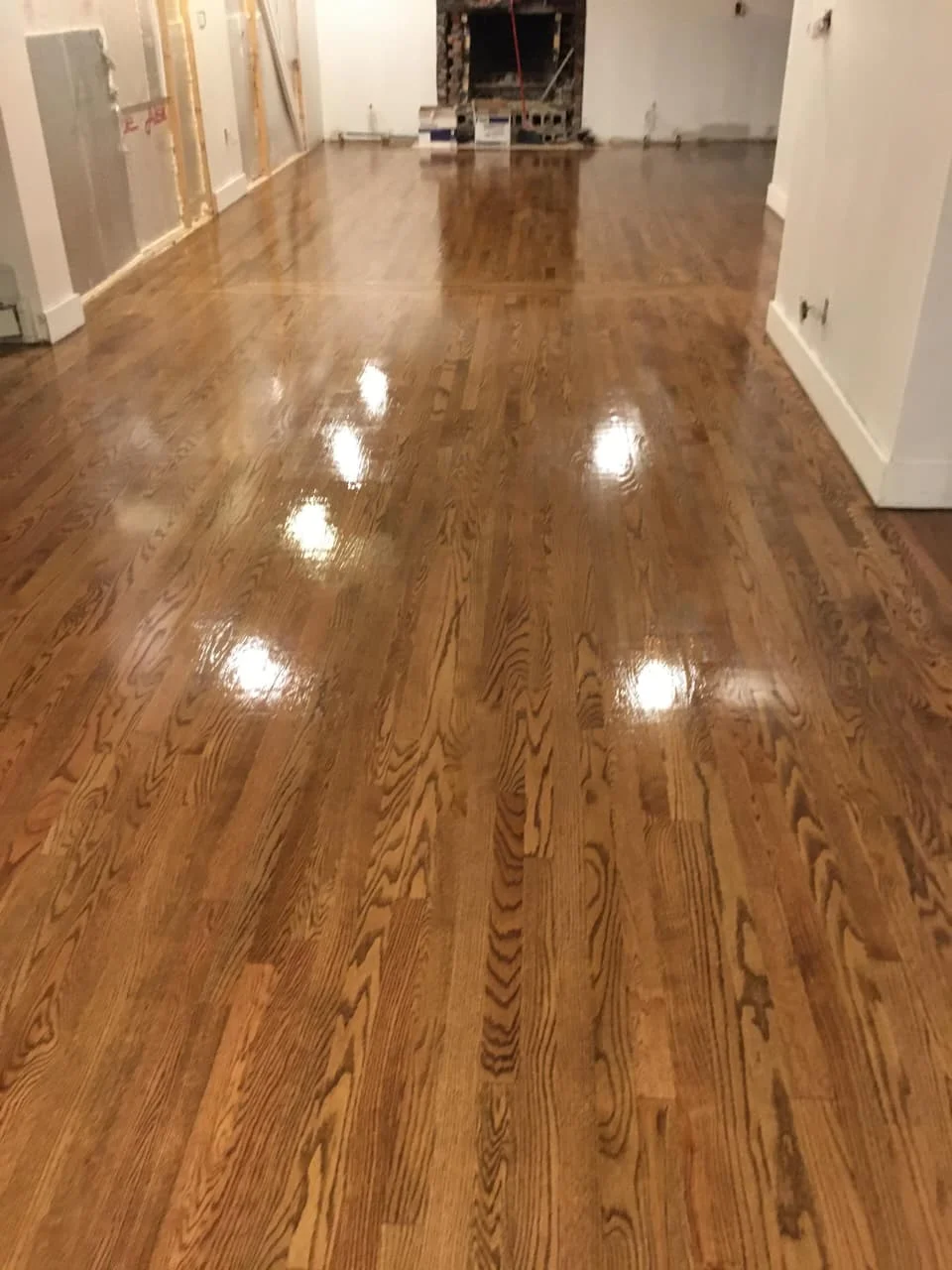 Oak floor after refinishing — natural stain with Bona Traffic HD